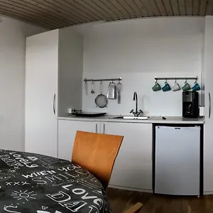 2 Rooms, Private Kitchen, Bathroom,&garden. Gasthuis